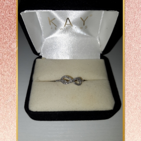SOLDDD Infinity Diamond Ring Kay Jewelers - Picture 3 of 7